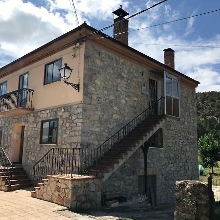 Casa De Pueblo Con Merendero Alquilable Opcionalmente Casarejos Luaran gambar