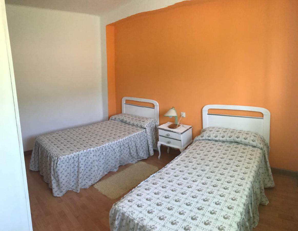 Casa De Pueblo Con Merendero Alquilable Opcionalmente Casarejos Luaran gambar