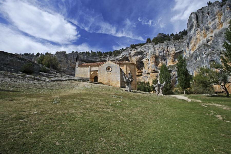 Casa De Pueblo Con Merendero Alquilable Opcionalmente Casarejos Luaran gambar